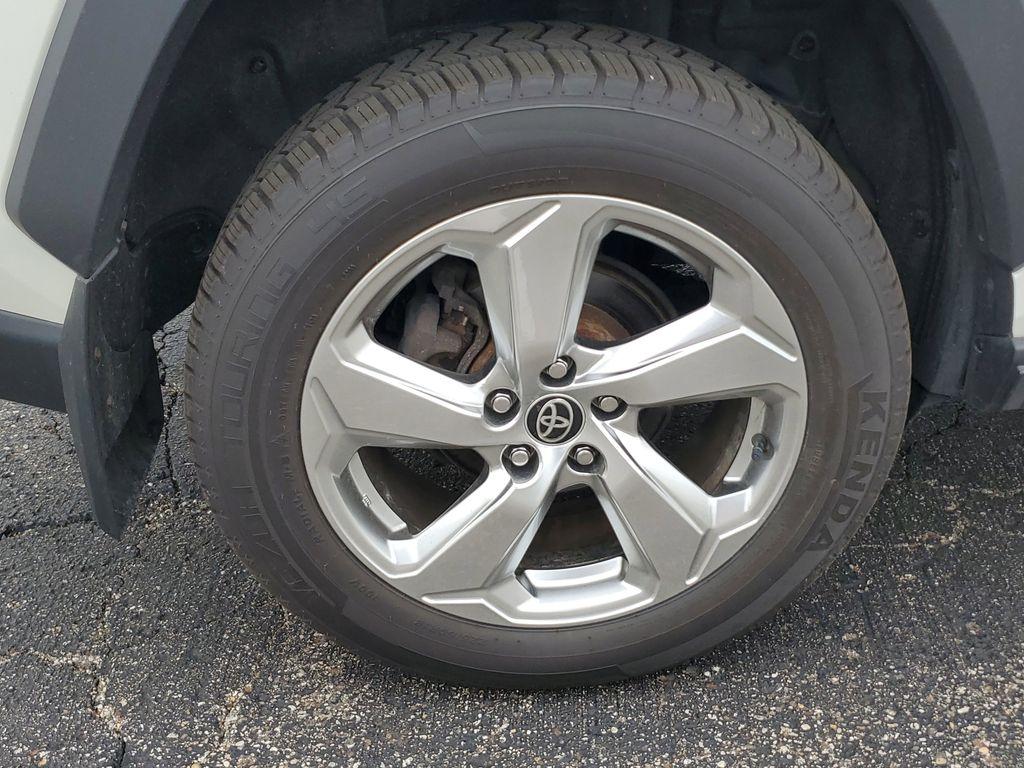 2021 Blizzard Pearl /Ash Toyota RAV4 Hybrid XLE AWD (2T3B6RFV5MW) with an 2.5L L4 DOHC 16V HYBRID engine, CVT transmission, located at 6064 Gull Rd, Kalamazoo, MI, 49048, (269) 222-0088, 42.328388, -85.512924 - Discover the perfect blend of reliability and style with this 2021 Toyota RAV4 XLE Premium, now available with AWD for enhanced performance. This versatile SUV is powered by a robust 4-cylinder, 2.5L engine, ensuring a smooth and efficient driving experience.<br><br>This Toyota RAV4 comes with a CAR - Photo#4