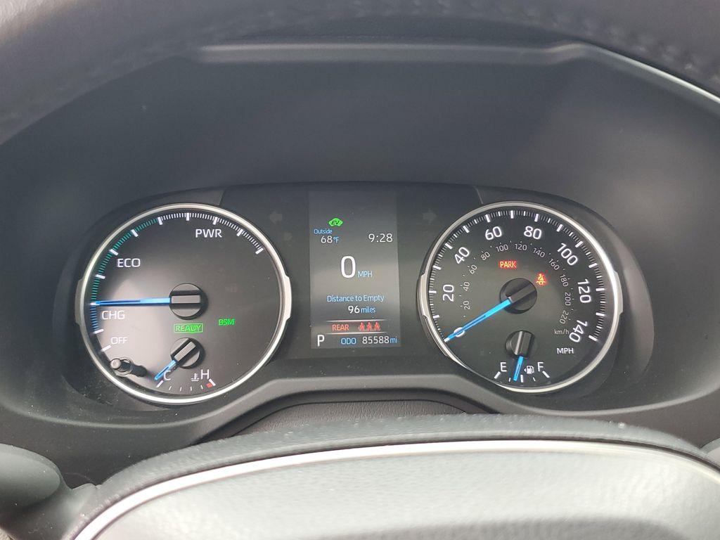 2021 Blizzard Pearl /Ash Toyota RAV4 Hybrid XLE AWD (2T3B6RFV5MW) with an 2.5L L4 DOHC 16V HYBRID engine, CVT transmission, located at 6064 Gull Rd, Kalamazoo, MI, 49048, (269) 222-0088, 42.328388, -85.512924 - Discover the perfect blend of reliability and style with this 2021 Toyota RAV4 XLE Premium, now available with AWD for enhanced performance. This versatile SUV is powered by a robust 4-cylinder, 2.5L engine, ensuring a smooth and efficient driving experience.<br><br>This Toyota RAV4 comes with a CAR - Photo#20