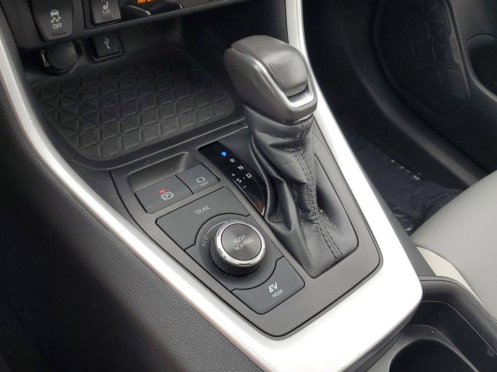 2021 Blizzard Pearl /Ash Toyota RAV4 Hybrid XLE AWD (2T3B6RFV5MW) with an 2.5L L4 DOHC 16V HYBRID engine, CVT transmission, located at 6064 Gull Rd, Kalamazoo, MI, 49048, (269) 222-0088, 42.328388, -85.512924 - Discover the perfect blend of reliability and style with this 2021 Toyota RAV4 XLE Premium, now available with AWD for enhanced performance. This versatile SUV is powered by a robust 4-cylinder, 2.5L engine, ensuring a smooth and efficient driving experience.<br><br>This Toyota RAV4 comes with a CAR - Photo#24