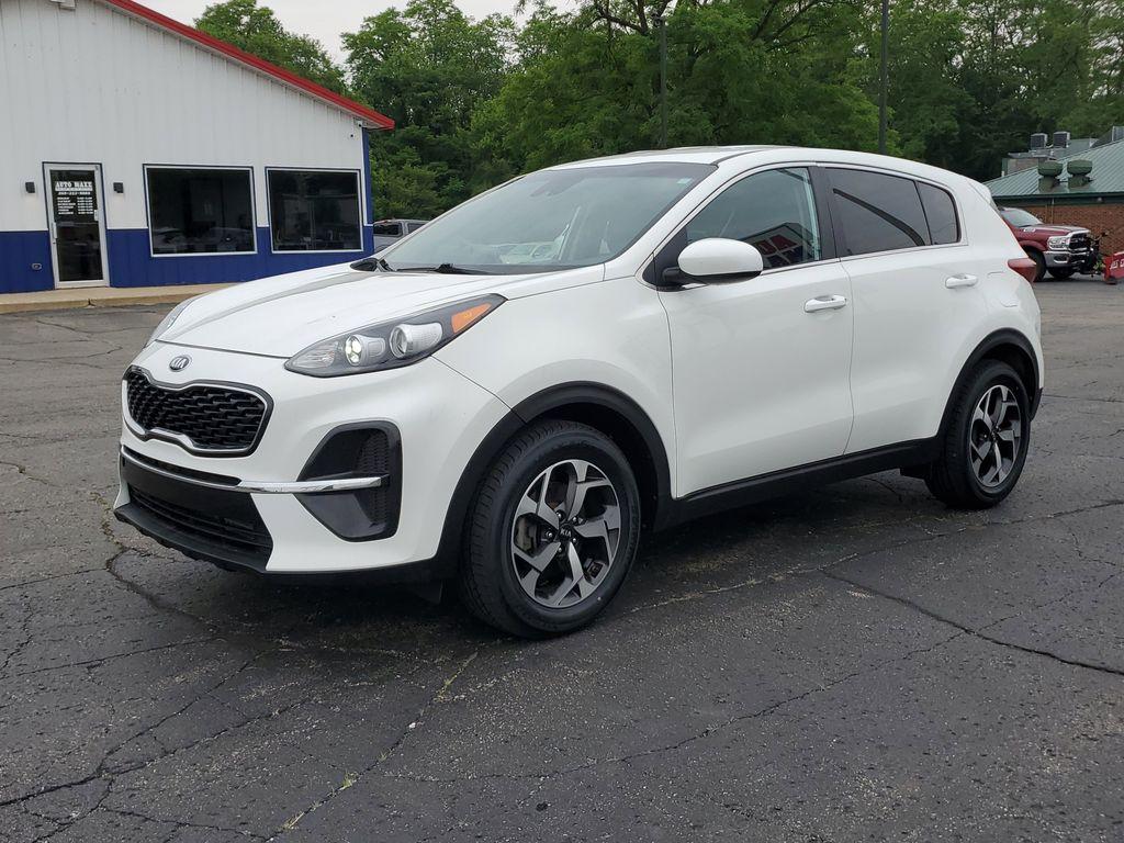 2020 Clear White /Black Kia Sportage LX FWD (KNDPM3AC1L7) with an 2.4L V6 DOHC 24V engine, 6A transmission, located at 6064 Gull Rd, Kalamazoo, MI, 49048, (269) 222-0088, 42.328388, -85.512924 - Discover the perfect blend of style, comfort, and technology with this 2020 Kia Sportage LX, now available at our dealership. This well-maintained SUV is equipped with a reliable 4-cylinder, 2.4L engine and front-wheel drive, offering a smooth and efficient driving experience that's ideal for both c - Photo#1