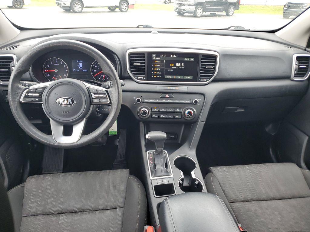 2020 Clear White /Black Kia Sportage LX FWD (KNDPM3AC1L7) with an 2.4L V6 DOHC 24V engine, 6A transmission, located at 6064 Gull Rd, Kalamazoo, MI, 49048, (269) 222-0088, 42.328388, -85.512924 - Discover the perfect blend of style, comfort, and technology with this 2020 Kia Sportage LX, now available at our dealership. This well-maintained SUV is equipped with a reliable 4-cylinder, 2.4L engine and front-wheel drive, offering a smooth and efficient driving experience that's ideal for both c - Photo#8