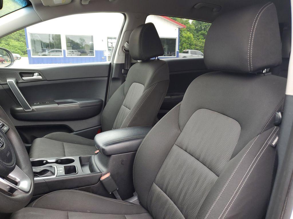 2020 Clear White /Black Kia Sportage LX FWD (KNDPM3AC1L7) with an 2.4L V6 DOHC 24V engine, 6A transmission, located at 6064 Gull Rd, Kalamazoo, MI, 49048, (269) 222-0088, 42.328388, -85.512924 - Discover the perfect blend of style, comfort, and technology with this 2020 Kia Sportage LX, now available at our dealership. This well-maintained SUV is equipped with a reliable 4-cylinder, 2.4L engine and front-wheel drive, offering a smooth and efficient driving experience that's ideal for both c - Photo#12