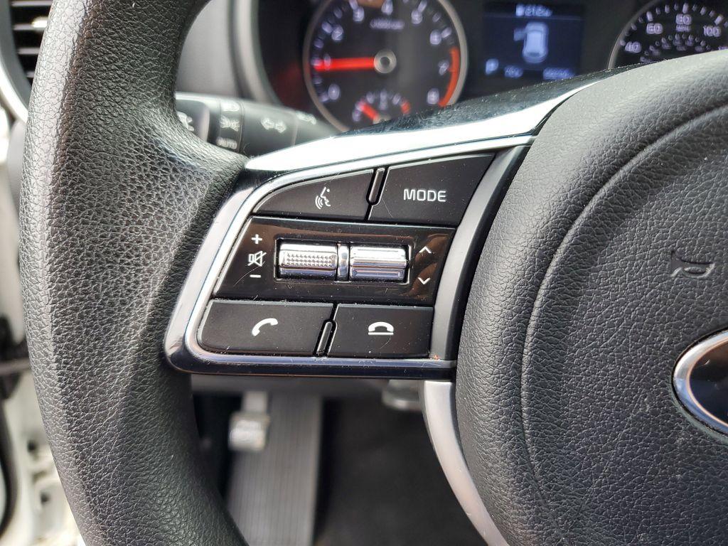 2020 Clear White /Black Kia Sportage LX FWD (KNDPM3AC1L7) with an 2.4L V6 DOHC 24V engine, 6A transmission, located at 6064 Gull Rd, Kalamazoo, MI, 49048, (269) 222-0088, 42.328388, -85.512924 - Discover the perfect blend of style, comfort, and technology with this 2020 Kia Sportage LX, now available at our dealership. This well-maintained SUV is equipped with a reliable 4-cylinder, 2.4L engine and front-wheel drive, offering a smooth and efficient driving experience that's ideal for both c - Photo#16
