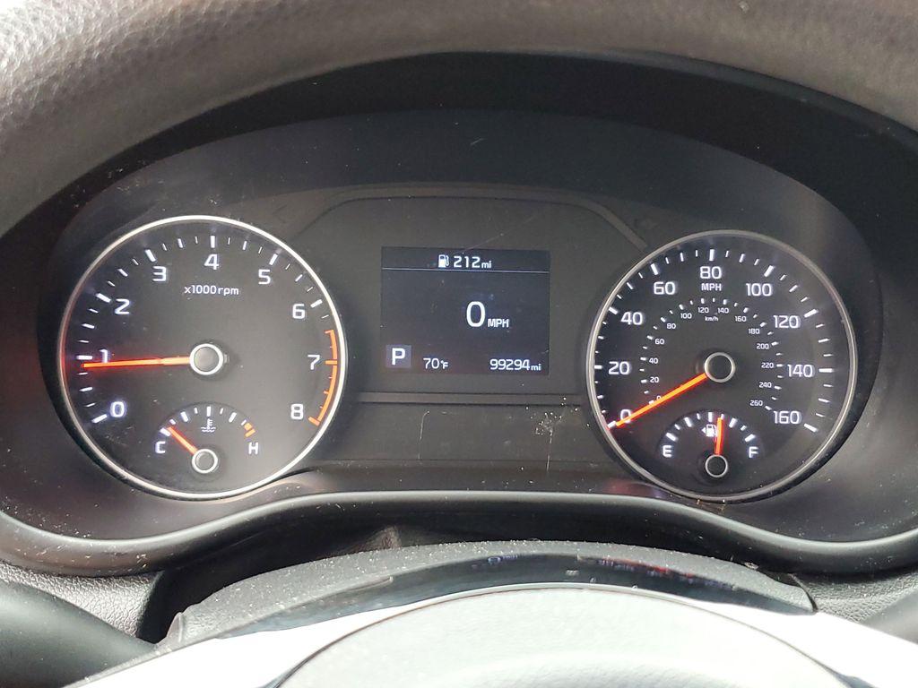 2020 Clear White /Black Kia Sportage LX FWD (KNDPM3AC1L7) with an 2.4L V6 DOHC 24V engine, 6A transmission, located at 6064 Gull Rd, Kalamazoo, MI, 49048, (269) 222-0088, 42.328388, -85.512924 - Discover the perfect blend of style, comfort, and technology with this 2020 Kia Sportage LX, now available at our dealership. This well-maintained SUV is equipped with a reliable 4-cylinder, 2.4L engine and front-wheel drive, offering a smooth and efficient driving experience that's ideal for both c - Photo#18