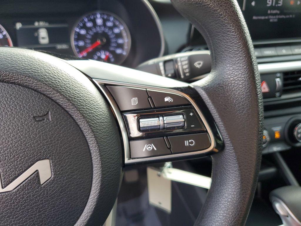 2024 Aurora Black /Black Kia Forte LX (3KPF24AD8RE) with an 2.0L L4 DOHC 16V engine, CVT transmission, located at 6064 Gull Rd, Kalamazoo, MI, 49048, (269) 222-0088, 42.328388, -85.512924 - Discover the perfect blend of style, efficiency, and modern technology with this gently pre-owned 2024 Kia Forte LXS. With only 29,088 miles, this vehicle promises reliability and performance for many more journeys ahead. Under the hood, you'll find a robust 4-cylinder, 2.0L engine paired with Front - Photo#16
