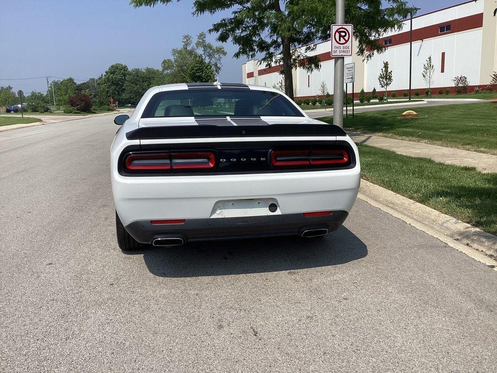 2017 /Black Dodge Challenger SXT (2C3CDZAG6HH) with an 3.6L V6 DOHC 24V engine, 8A transmission, located at 6064 Gull Rd, Kalamazoo, MI, 49048, (269) 222-0088, 42.328388, -85.512924 - <b>Summary</b><br>Power Moonroof<br><br><b>Vehicle Details</b><br>Experience the thrill of driving with this stunning 2017 Dodge Challenger SXT, a true embodiment of power and style. This remarkable vehicle features a robust V6, 3.6L engine paired with rear-wheel drive, offering an exhilarating yet - Photo#17