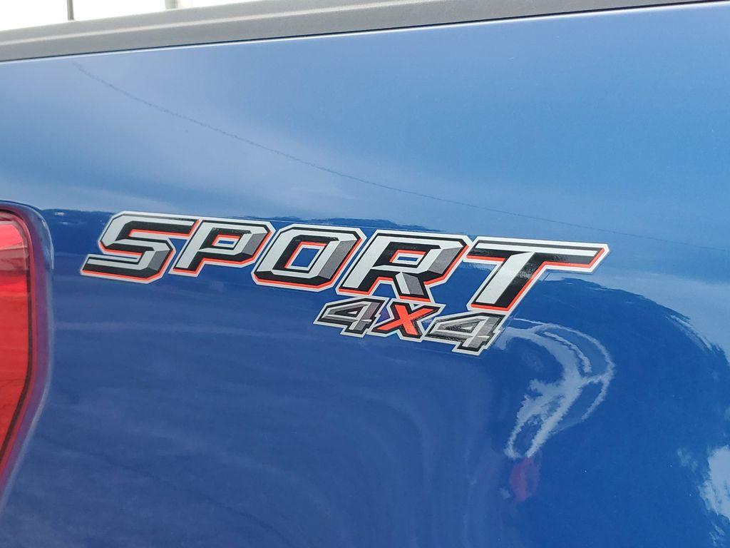 2022 BLUE /Black Ford F-150 XLT SuperCrew 6.5-ft. Bed 4WD (1FTEW1EP9NF) with an 2.7L V6 DOHC 24V engine, 6A transmission, located at 6064 Gull Rd, Kalamazoo, MI, 49048, (269) 222-0088, 42.328388, -85.512924 - <b>Vehicle Details</b><br>Discover the power, capability, and comfort of the 2022 Ford F-150 XLT, now available at our dealership. This exquisite truck, featuring a robust 4WD system and a powerful V6, 2.7L engine, is ready to tackle any terrain or task with ease. Whether you're hauling heavy loads - Photo#6