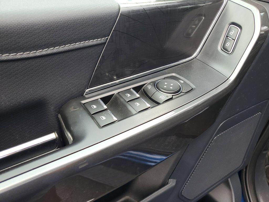 2022 BLUE /Black Ford F-150 XLT SuperCrew 6.5-ft. Bed 4WD (1FTEW1EP9NF) with an 2.7L V6 DOHC 24V engine, 6A transmission, located at 6064 Gull Rd, Kalamazoo, MI, 49048, (269) 222-0088, 42.328388, -85.512924 - <b>Vehicle Details</b><br>Discover the power, capability, and comfort of the 2022 Ford F-150 XLT, now available at our dealership. This exquisite truck, featuring a robust 4WD system and a powerful V6, 2.7L engine, is ready to tackle any terrain or task with ease. Whether you're hauling heavy loads - Photo#12
