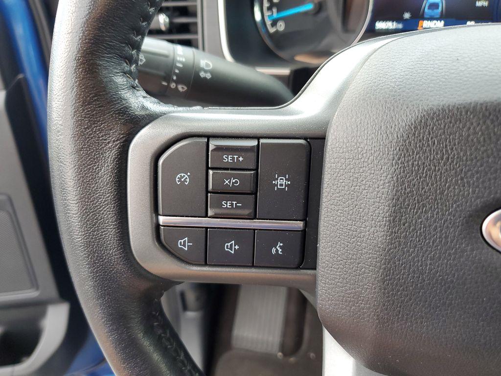2022 BLUE /Black Ford F-150 XLT SuperCrew 6.5-ft. Bed 4WD (1FTEW1EP9NF) with an 2.7L V6 DOHC 24V engine, 6A transmission, located at 6064 Gull Rd, Kalamazoo, MI, 49048, (269) 222-0088, 42.328388, -85.512924 - <b>Vehicle Details</b><br>Discover the power, capability, and comfort of the 2022 Ford F-150 XLT, now available at our dealership. This exquisite truck, featuring a robust 4WD system and a powerful V6, 2.7L engine, is ready to tackle any terrain or task with ease. Whether you're hauling heavy loads - Photo#18
