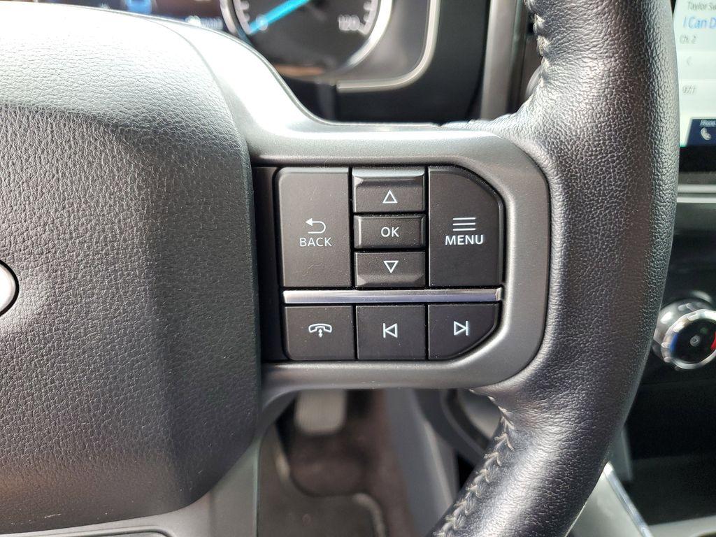 2022 BLUE /Black Ford F-150 XLT SuperCrew 6.5-ft. Bed 4WD (1FTEW1EP9NF) with an 2.7L V6 DOHC 24V engine, 6A transmission, located at 6064 Gull Rd, Kalamazoo, MI, 49048, (269) 222-0088, 42.328388, -85.512924 - <b>Vehicle Details</b><br>Discover the power, capability, and comfort of the 2022 Ford F-150 XLT, now available at our dealership. This exquisite truck, featuring a robust 4WD system and a powerful V6, 2.7L engine, is ready to tackle any terrain or task with ease. Whether you're hauling heavy loads - Photo#19