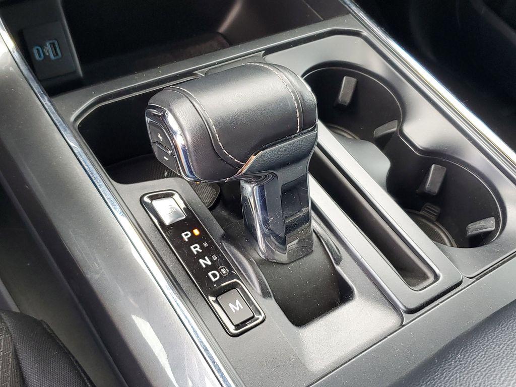 2022 BLUE /Black Ford F-150 XLT SuperCrew 6.5-ft. Bed 4WD (1FTEW1EP9NF) with an 2.7L V6 DOHC 24V engine, 6A transmission, located at 6064 Gull Rd, Kalamazoo, MI, 49048, (269) 222-0088, 42.328388, -85.512924 - <b>Vehicle Details</b><br>Discover the power, capability, and comfort of the 2022 Ford F-150 XLT, now available at our dealership. This exquisite truck, featuring a robust 4WD system and a powerful V6, 2.7L engine, is ready to tackle any terrain or task with ease. Whether you're hauling heavy loads - Photo#24