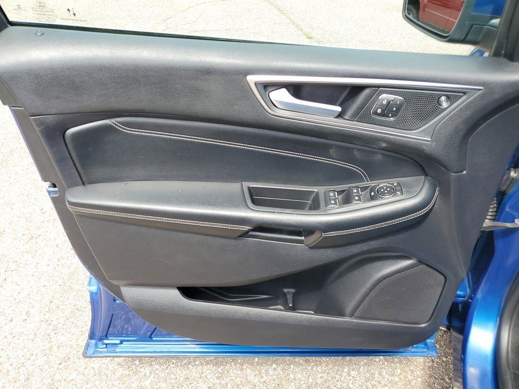 2022 Atlas Blue Metallic /Ebony Ford Edge Titanium AWD (2FMPK4K95NB) with an 2.0L L4 DOHC 16V engine, 6A transmission, located at 234 Columbia Ave, Battle Creek, MI, 49015, (269) 222-0088, 42.298264, -85.192543 - <b>Vehicle Details</b><br>Discover the exceptional blend of performance, technology, and comfort with this 2022 Ford Edge Titanium AWD. Equipped with a dynamic 4-cylinder, 2.0L engine, this SUV offers a smooth and responsive drive, making it perfect for both city commutes and weekend getaways. Stay - Photo#5
