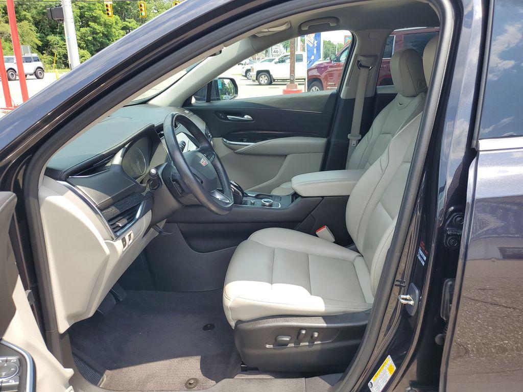 2023 Galactic Gray Metallic /Light Platinum/Jet Black Cadillac XT4 Premium Luxury AWD (1GYFZDR42PF) with an 2.0L L4 DOHC 16V engine, 9A transmission, located at 234 Columbia Ave, Battle Creek, MI, 49015, (269) 222-0088, 42.298264, -85.192543 - <b>Vehicle Details</b><br>Introducing the 2023 Cadillac XT4 AWD Premium Luxury, a sophisticated fusion of style, performance, and cutting-edge technology! This remarkable SUV is designed to elevate your driving experience with its sleek exterior and luxurious interior. Equipped with a robust 4-cylin - Photo#8