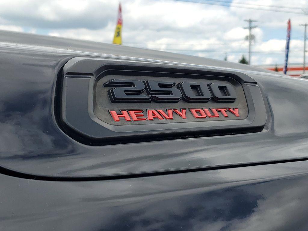 2019 Diamond Black Crystal Pearlcoat /Black RAM 2500 Tradesman Crew Cab SWB 4WD (3C6UR5DJ3KG) with an 6.4L V8 engine, 6A transmission, located at 6064 Gull Rd, Kalamazoo, MI, 49048, (269) 222-0088, 42.328388, -85.512924 - Discover the power and capability of the 2019 Ram 2500 Big Horn, a robust and reliable choice for those who demand exceptional performance and versatility. This impressive truck is equipped with a formidable V8, 6.4L engine, delivering ample power for both towing and off-road adventures. With a 4WD - Photo#7