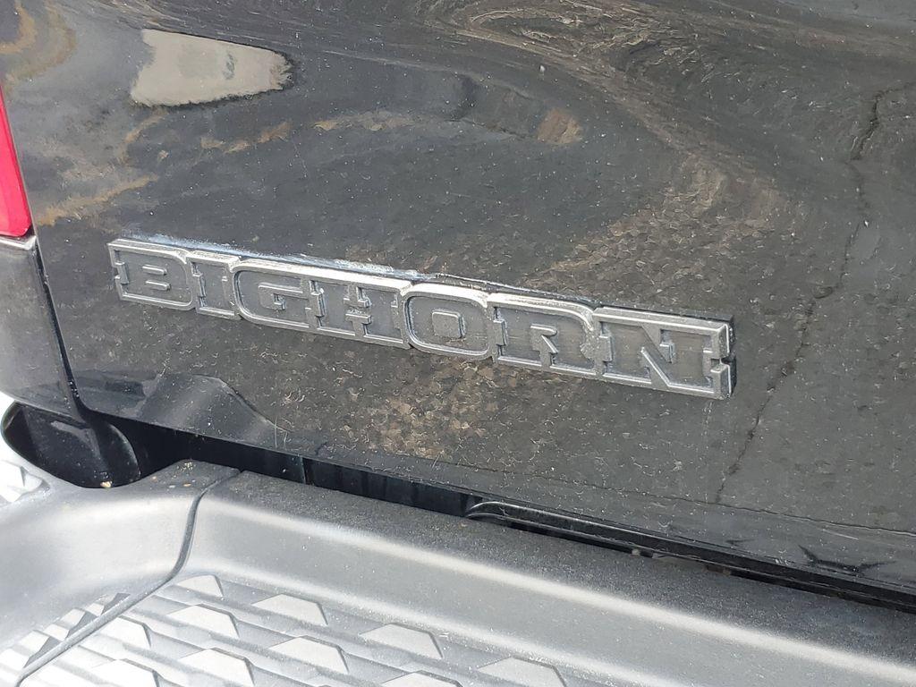 2019 Diamond Black Crystal Pearlcoat /Black RAM 2500 Tradesman Crew Cab SWB 4WD (3C6UR5DJ3KG) with an 6.4L V8 engine, 6A transmission, located at 6064 Gull Rd, Kalamazoo, MI, 49048, (269) 222-0088, 42.328388, -85.512924 - Discover the power and capability of the 2019 Ram 2500 Big Horn, a robust and reliable choice for those who demand exceptional performance and versatility. This impressive truck is equipped with a formidable V8, 6.4L engine, delivering ample power for both towing and off-road adventures. With a 4WD - Photo#8