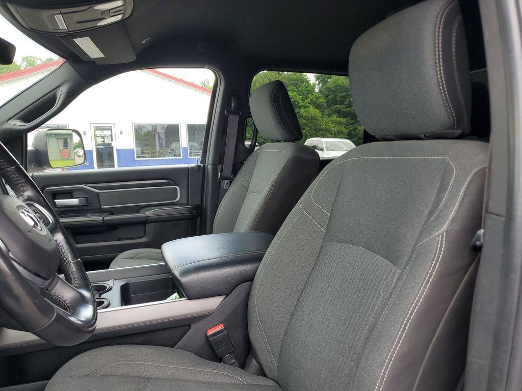 2019 Diamond Black Crystal Pearlcoat /Black RAM 2500 Tradesman Crew Cab SWB 4WD (3C6UR5DJ3KG) with an 6.4L V8 engine, 6A transmission, located at 6064 Gull Rd, Kalamazoo, MI, 49048, (269) 222-0088, 42.328388, -85.512924 - Discover the power and capability of the 2019 Ram 2500 Big Horn, a robust and reliable choice for those who demand exceptional performance and versatility. This impressive truck is equipped with a formidable V8, 6.4L engine, delivering ample power for both towing and off-road adventures. With a 4WD - Photo#15