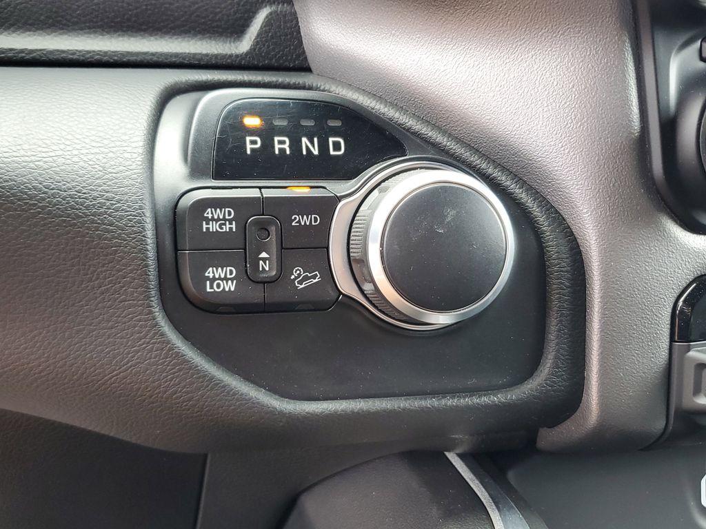 2019 Diamond Black Crystal Pearlcoat /Black RAM 2500 Tradesman Crew Cab SWB 4WD (3C6UR5DJ3KG) with an 6.4L V8 engine, 6A transmission, located at 6064 Gull Rd, Kalamazoo, MI, 49048, (269) 222-0088, 42.328388, -85.512924 - Discover the power and capability of the 2019 Ram 2500 Big Horn, a robust and reliable choice for those who demand exceptional performance and versatility. This impressive truck is equipped with a formidable V8, 6.4L engine, delivering ample power for both towing and off-road adventures. With a 4WD - Photo#25