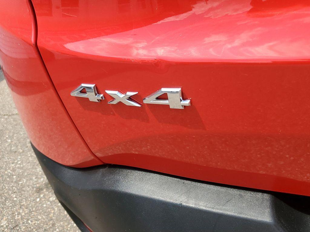 2020 Colorado Red Clearcoat /Black Jeep Renegade Latitude 4WD (ZACNJBBB4LP) with an 2.4L L4 DOHC 16V engine, 9A transmission, located at 234 Columbia Ave, Battle Creek, MI, 49015, (269) 222-0088, 42.298264, -85.192543 - <b>Vehicle Details</b><br>Get ready to conquer the roads with this stunning 2020 Jeep Renegade Latitude! This adventure-ready SUV is the perfect blend of rugged capability and modern sophistication. With its robust 4WD system, you'll easily tackle any terrain, whether you're navigating city streets - Photo#27