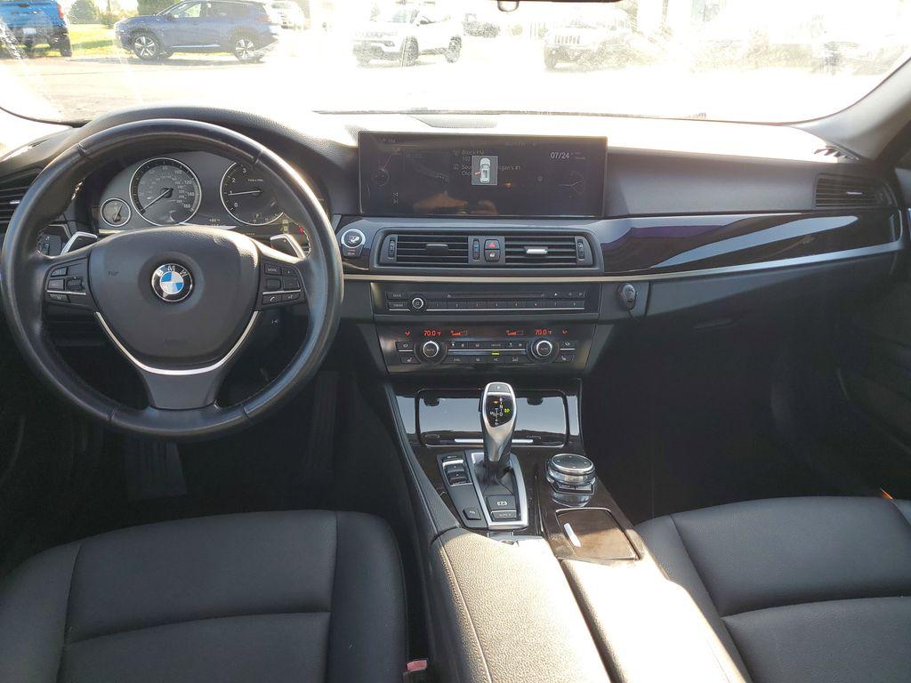2016 Space Gray Metallic /BLACK BMW 5-Series 528i (WBA5A5C55GG) with an 2.0L L4 DOHC 16V TURBO engine, 8A transmission, located at 6064 Gull Rd, Kalamazoo, MI, 49048, (269) 222-0088, 42.328388, -85.512924 - <b>Vehicle Details</b><br>Introducing the 2016 BMW 5 Series 528i, a sophisticated blend of performance and luxury. This rear-wheel-drive sedan is powered by a dynamic 4-cylinder, 2.0-liter engine, delivering an engaging driving experience synonymous with the BMW brand. Its sleek design is complement - Photo#7