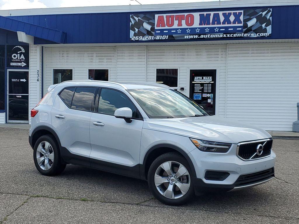 photo of 2022 Volvo XC40 T4 Momentum