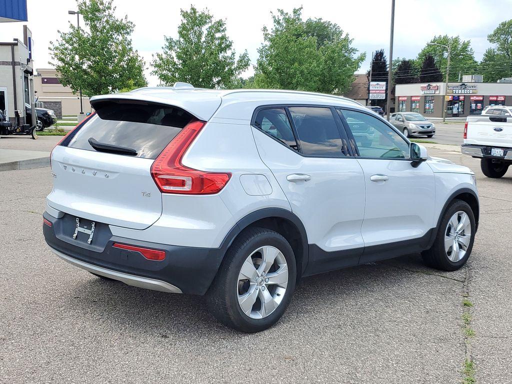 2022 Black Stone /Charcoal Volvo XC40 T4 Momentum (YV4AC2HK6N2) with an 2.0L L4 DOHC 16V engine, 8A transmission, located at 234 Columbia Ave, Battle Creek, MI, 49015, (269) 222-0088, 42.298264, -85.192543 - <b>Vehicle Details</b><br>Discover the exceptional blend of style, comfort, and performance with this 2022 Volvo XC40 T4 Momentum, a standout in the compact SUV segment. This well-maintained vehicle comes equipped with a robust 2.0L 4-cylinder engine and all-wheel drive, offering both dynamic perfor - Photo#1