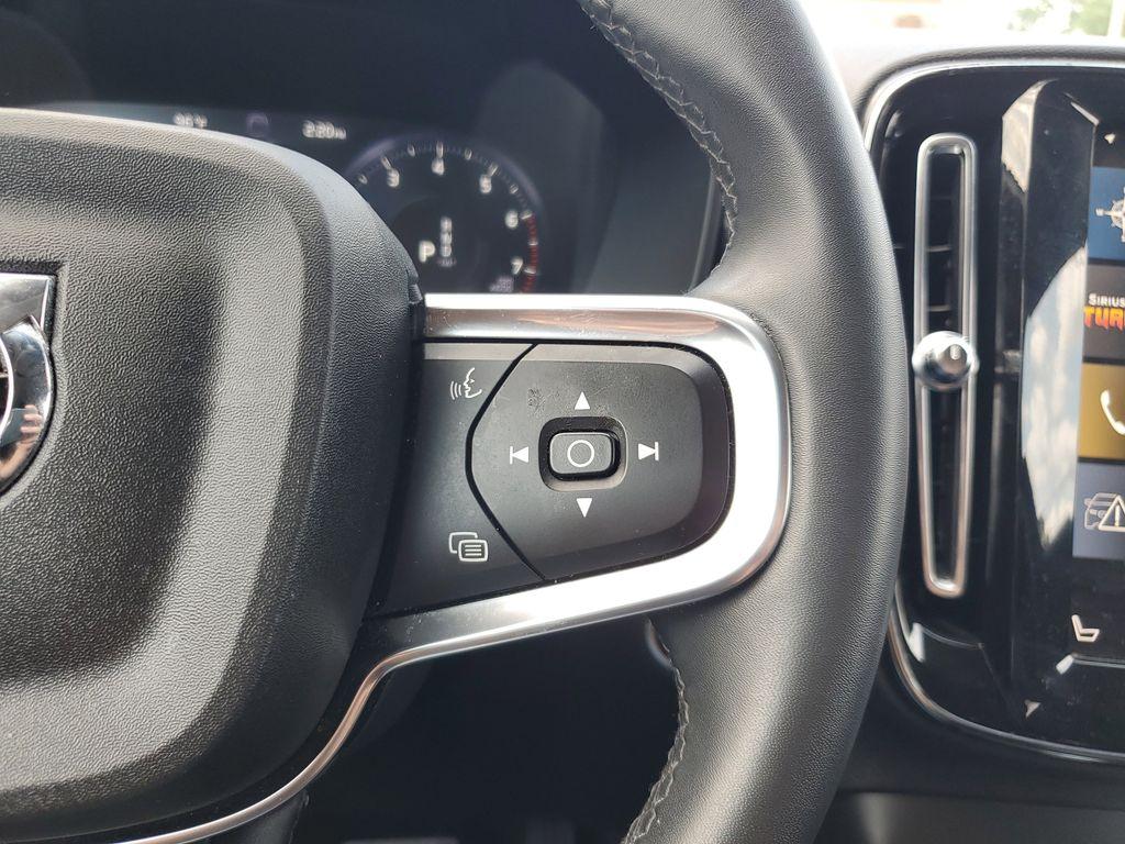 2022 Black Stone /Charcoal Volvo XC40 T4 Momentum (YV4AC2HK6N2) with an 2.0L L4 DOHC 16V engine, 8A transmission, located at 234 Columbia Ave, Battle Creek, MI, 49015, (269) 222-0088, 42.298264, -85.192543 - <b>Vehicle Details</b><br>Discover the exceptional blend of style, comfort, and performance with this 2022 Volvo XC40 T4 Momentum, a standout in the compact SUV segment. This well-maintained vehicle comes equipped with a robust 2.0L 4-cylinder engine and all-wheel drive, offering both dynamic perfor - Photo#17