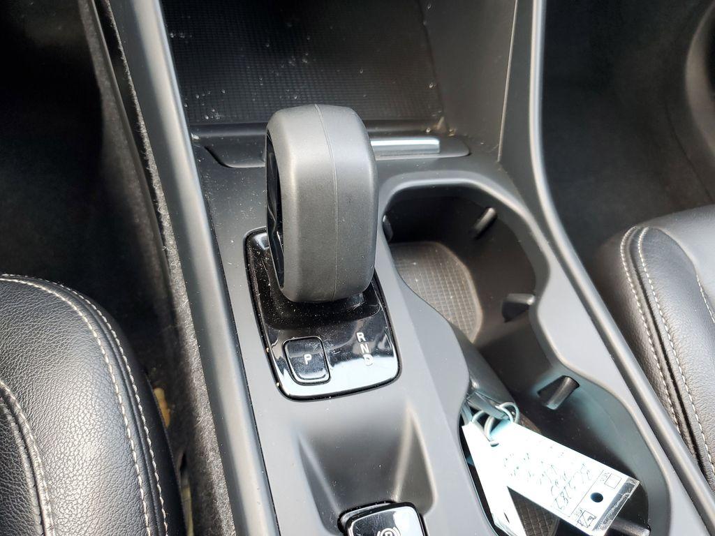 2022 Black Stone /Charcoal Volvo XC40 T4 Momentum (YV4AC2HK6N2) with an 2.0L L4 DOHC 16V engine, 8A transmission, located at 234 Columbia Ave, Battle Creek, MI, 49015, (269) 222-0088, 42.298264, -85.192543 - <b>Vehicle Details</b><br>Discover the exceptional blend of style, comfort, and performance with this 2022 Volvo XC40 T4 Momentum, a standout in the compact SUV segment. This well-maintained vehicle comes equipped with a robust 2.0L 4-cylinder engine and all-wheel drive, offering both dynamic perfor - Photo#22