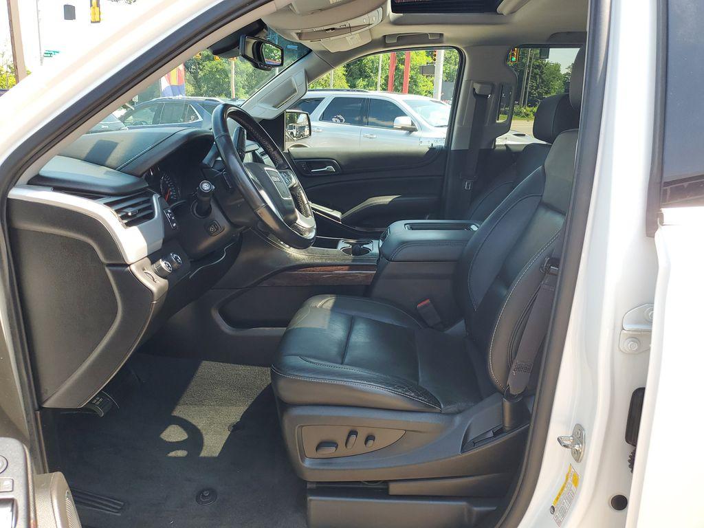 2019 Summit White /Jet Black GMC Yukon SLT 4WD (1GKS2BKC2KR) with an 5.3L V8 OHV 16V FFV engine, 6A transmission, located at 234 Columbia Ave, Battle Creek, MI, 49015, (269) 222-0088, 42.298264, -85.192543 - <b>Vehicle Details</b><br>Introducing the 2019 GMC Yukon 1500 SLT, a robust and sophisticated SUV designed to elevate your driving experience. This well-maintained, pre-owned vehicle combines power and luxury, offering a 4WD system that ensures confident handling in diverse driving conditions. At th - Photo#9