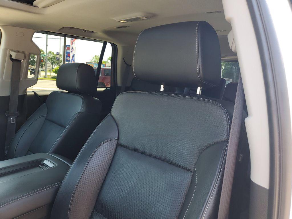 2019 Summit White /Jet Black GMC Yukon SLT 4WD (1GKS2BKC2KR) with an 5.3L V8 OHV 16V FFV engine, 6A transmission, located at 234 Columbia Ave, Battle Creek, MI, 49015, (269) 222-0088, 42.298264, -85.192543 - <b>Vehicle Details</b><br>Introducing the 2019 GMC Yukon 1500 SLT, a robust and sophisticated SUV designed to elevate your driving experience. This well-maintained, pre-owned vehicle combines power and luxury, offering a 4WD system that ensures confident handling in diverse driving conditions. At th - Photo#11