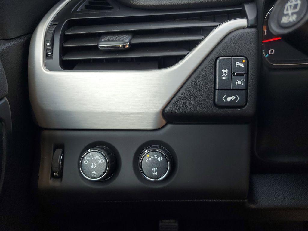 2019 Summit White /Jet Black GMC Yukon SLT 4WD (1GKS2BKC2KR) with an 5.3L V8 OHV 16V FFV engine, 6A transmission, located at 234 Columbia Ave, Battle Creek, MI, 49015, (269) 222-0088, 42.298264, -85.192543 - <b>Vehicle Details</b><br>Introducing the 2019 GMC Yukon 1500 SLT, a robust and sophisticated SUV designed to elevate your driving experience. This well-maintained, pre-owned vehicle combines power and luxury, offering a 4WD system that ensures confident handling in diverse driving conditions. At th - Photo#14