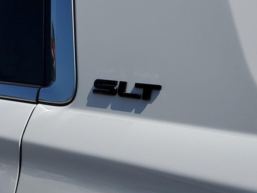 2019 Summit White /Jet Black GMC Yukon SLT 4WD (1GKS2BKC2KR) with an 5.3L V8 OHV 16V FFV engine, 6A transmission, located at 234 Columbia Ave, Battle Creek, MI, 49015, (269) 222-0088, 42.298264, -85.192543 - <b>Vehicle Details</b><br>Introducing the 2019 GMC Yukon 1500 SLT, a robust and sophisticated SUV designed to elevate your driving experience. This well-maintained, pre-owned vehicle combines power and luxury, offering a 4WD system that ensures confident handling in diverse driving conditions. At th - Photo#33