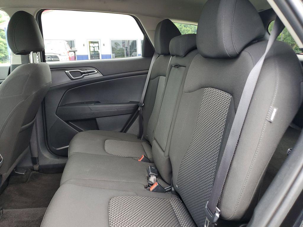 2024 Fusion Black /BLACK Kia Sportage LX AWD (KNDPUCDFXR7) with an 2.5L V6 DOHC 24V engine, 8A transmission, located at 6064 Gull Rd, Kalamazoo, MI, 49048, (269) 222-0088, 42.328388, -85.512924 - Discover the perfect blend of style, performance, and technology with this pre-owned 2024 Kia Sportage LX featuring AWD. This versatile SUV is equipped with a robust 4-cylinder, 2.5L engine, ensuring a dynamic driving experience coupled with impressive fuel efficiency. The Kia Sportage LX is designe - Photo#7