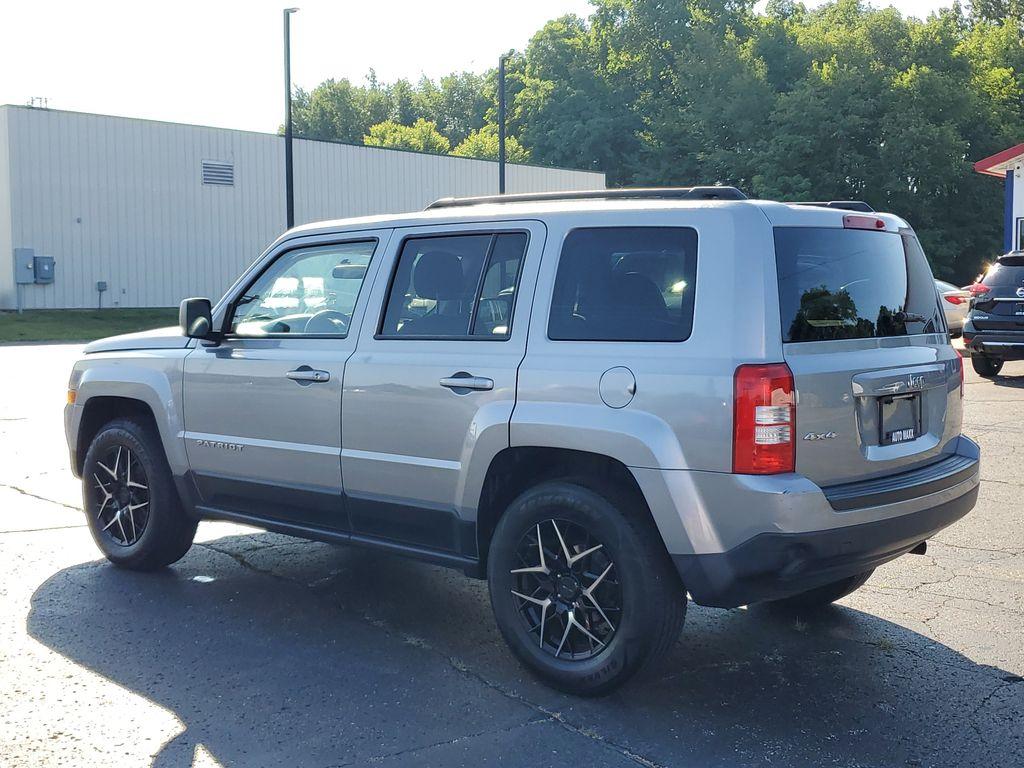 2015 Billet Silver Metallic Clearcoat /Dark Slate Gray Jeep Patriot Sport 4WD (1C4NJRBB4FD) with an 2.4L L4 DOHC 16V engine, 6-speed automatic transmission, located at 6064 Gull Rd, Kalamazoo, MI, 49048, (269) 222-0088, 42.328388, -85.512924 - Discover the reliability and rugged capability of the 2015 Jeep Patriot Sport, a compact SUV designed to tackle both urban and off-road adventures with ease. Equipped with a robust 4WD system, this vehicle ensures confident handling in diverse road conditions, making it an ideal choice for those who - Photo#2