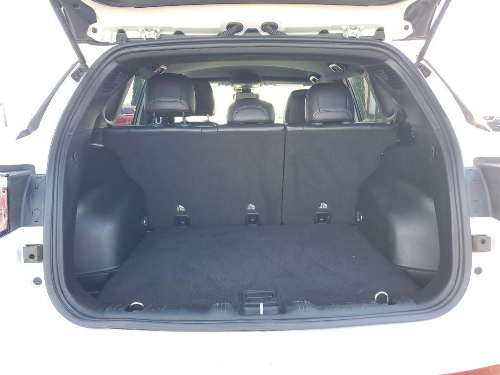 2023 Bright White Clearcoat /BLACK Jeep Compass Latitude (3C4NJDBNXPT) with an 2.0L L4 DOHC 16V TURBO engine, 8-speed automatic transmission, located at 6064 Gull Rd, Kalamazoo, MI, 49048, (269) 222-0088, 42.328388, -85.512924 - Experience the perfect blend of style, performance, and technology with this pre-owned 2023 Jeep Compass Latitude. Equipped with a robust 4-cylinder, 2.0L engine and advanced 4WD capabilities, this vehicle is ready to tackle both city streets and off-road adventures with confidence. The Jeep Compass - Photo#8