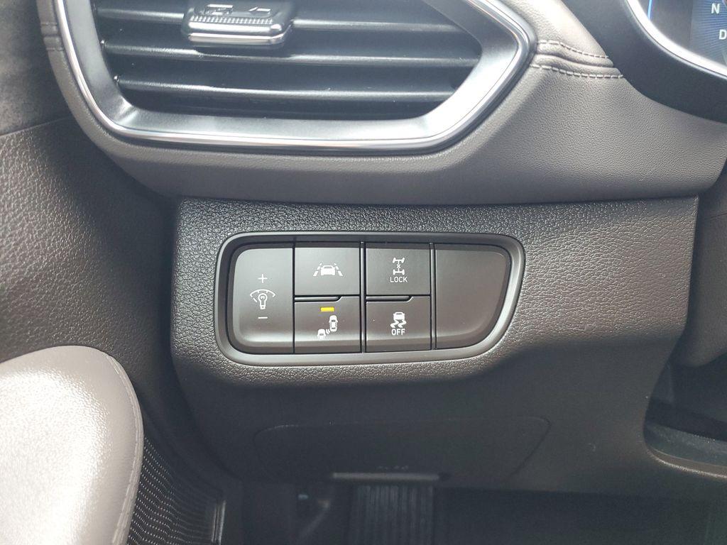 2020 Twilight Black /Espresso/Gray Hyundai Santa Fe SEL 2.4 AWD (5NMS3CAD3LH) with an 2.4L L4 DOHC 16V engine, 8A transmission, located at 234 Columbia Ave, Battle Creek, MI, 49015, (269) 222-0088, 42.298264, -85.192543 - <b>Vehicle Details</b><br>Looking for a reliable SUV that combines comfort, technology, and performance? Discover the 2020 Hyundai Santa Fe SEL with 4WD, now available for sale. This versatile vehicle, with a 4-cylinder, 2.4L engine, delivers an impressive balance of power and efficiency, making it - Photo#11