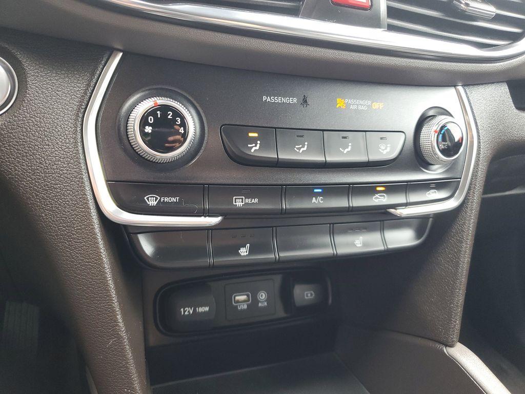 2020 Twilight Black /Espresso/Gray Hyundai Santa Fe SEL 2.4 AWD (5NMS3CAD3LH) with an 2.4L L4 DOHC 16V engine, 8A transmission, located at 234 Columbia Ave, Battle Creek, MI, 49015, (269) 222-0088, 42.298264, -85.192543 - <b>Vehicle Details</b><br>Looking for a reliable SUV that combines comfort, technology, and performance? Discover the 2020 Hyundai Santa Fe SEL with 4WD, now available for sale. This versatile vehicle, with a 4-cylinder, 2.4L engine, delivers an impressive balance of power and efficiency, making it - Photo#20