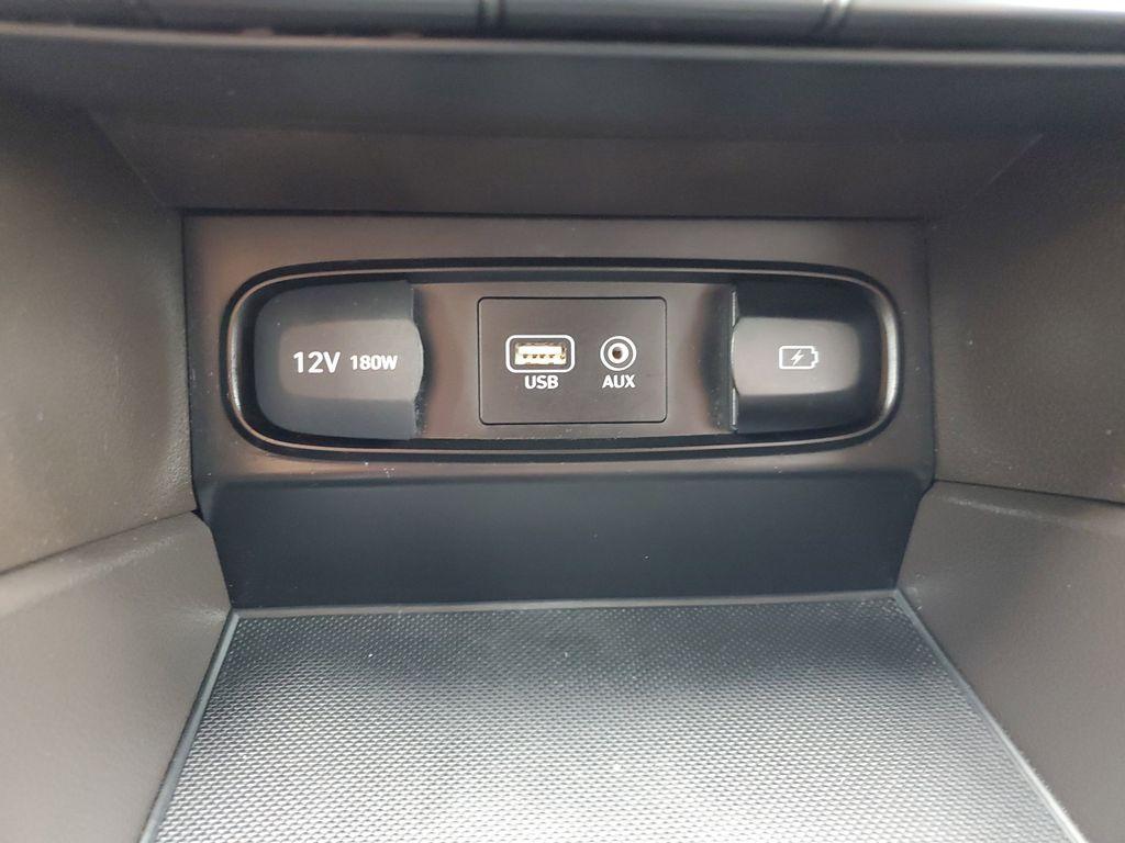 2020 Twilight Black /Espresso/Gray Hyundai Santa Fe SEL 2.4 AWD (5NMS3CAD3LH) with an 2.4L L4 DOHC 16V engine, 8A transmission, located at 234 Columbia Ave, Battle Creek, MI, 49015, (269) 222-0088, 42.298264, -85.192543 - <b>Vehicle Details</b><br>Looking for a reliable SUV that combines comfort, technology, and performance? Discover the 2020 Hyundai Santa Fe SEL with 4WD, now available for sale. This versatile vehicle, with a 4-cylinder, 2.4L engine, delivers an impressive balance of power and efficiency, making it - Photo#21
