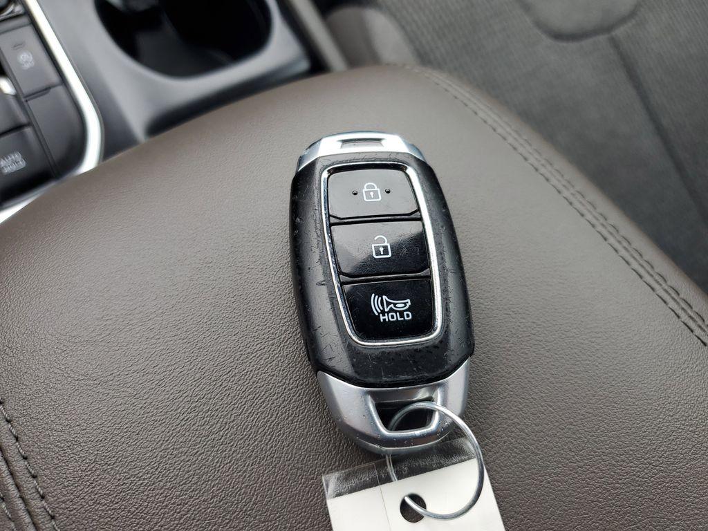 2020 Twilight Black /Espresso/Gray Hyundai Santa Fe SEL 2.4 AWD (5NMS3CAD3LH) with an 2.4L L4 DOHC 16V engine, 8A transmission, located at 234 Columbia Ave, Battle Creek, MI, 49015, (269) 222-0088, 42.298264, -85.192543 - <b>Vehicle Details</b><br>Looking for a reliable SUV that combines comfort, technology, and performance? Discover the 2020 Hyundai Santa Fe SEL with 4WD, now available for sale. This versatile vehicle, with a 4-cylinder, 2.4L engine, delivers an impressive balance of power and efficiency, making it - Photo#24