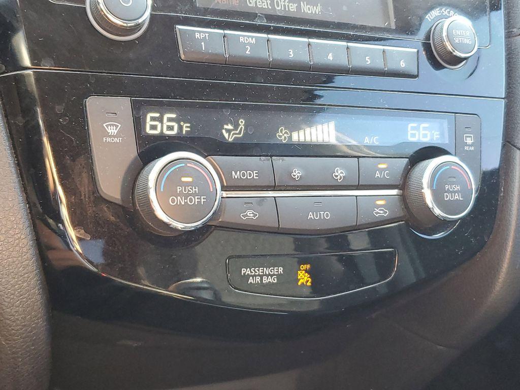 2017 Gun Metallic /Charcoal Nissan Rogue SL AWD (JN8AT2MV2HW) with an 2.5L L4 DOHC 16V engine, CVT transmission, located at 6064 Gull Rd, Kalamazoo, MI, 49048, (269) 222-0088, 42.328388, -85.512924 - Discover exceptional value and performance with our 2017 Nissan Rogue, a perfect blend of style, efficiency, and capability. This pre-owned gem is equipped with an All-Wheel Drive system, ensuring confident handling and control in all road conditions. Under the hood, youll find a robust 4-cylinder, - Photo#20