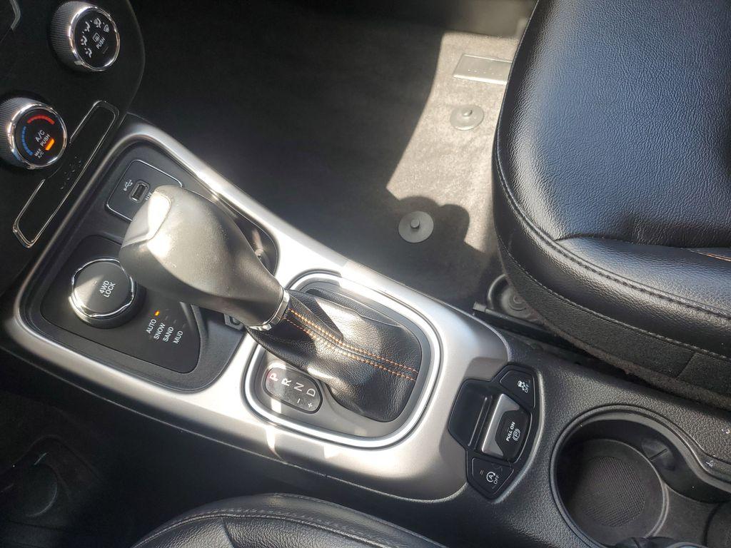 2018 Jazz Blue Pearlcoat /Black Jeep Compass Sport 4WD (3C4NJDBB4JT) with an 2.4L L4 DOHC 16V engine, 9-speed automatic transmission, located at 234 Columbia Ave, Battle Creek, MI, 49015, (269) 222-0088, 42.298264, -85.192543 - <b>Vehicle Details</b><br>Discover the perfect blend of style, performance, and versatility with this stunning 2018 Jeep Compass Latitude! This remarkable SUV is ready to take you on adventures both on and off the beaten path. Equipped with a robust 4WD system, it promises to deliver a confident and - Photo#18