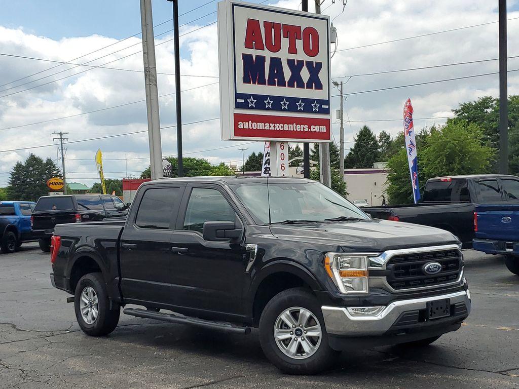 2021 Agate Black Metallic /Black/Medium Dark Slate Ford F-150 King-Ranch SuperCrew 5.5-ft. 2WD (1FTEW1EB3MK) with an 3.3L V6 DOHC 24V engine, 6A transmission, located at 6064 Gull Rd, Kalamazoo, MI, 49048, (269) 222-0088, 42.328388, -85.512924 - Experience the perfect blend of power and sophistication with this pre-owned 2021 Ford F-150 XLT, an exceptional choice for those seeking reliability and performance. This robust pickup is equipped with a 3.3L V6 engine and 4WD, ensuring superior handling and versatility whether navigating city stre - Photo#0