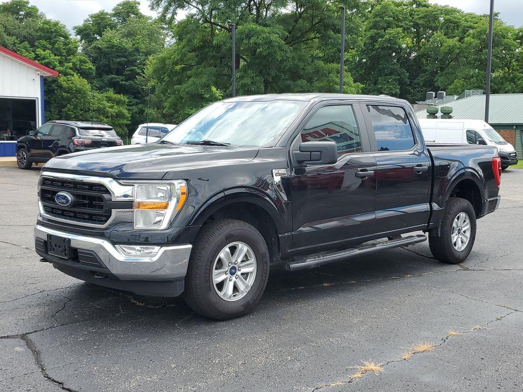 2021 Agate Black Metallic /Black/Medium Dark Slate Ford F-150 King-Ranch SuperCrew 5.5-ft. 2WD (1FTEW1EB3MK) with an 3.3L V6 DOHC 24V engine, 6A transmission, located at 6064 Gull Rd, Kalamazoo, MI, 49048, (269) 222-0088, 42.328388, -85.512924 - Experience the perfect blend of power and sophistication with this pre-owned 2021 Ford F-150 XLT, an exceptional choice for those seeking reliability and performance. This robust pickup is equipped with a 3.3L V6 engine and 4WD, ensuring superior handling and versatility whether navigating city stre - Photo#1