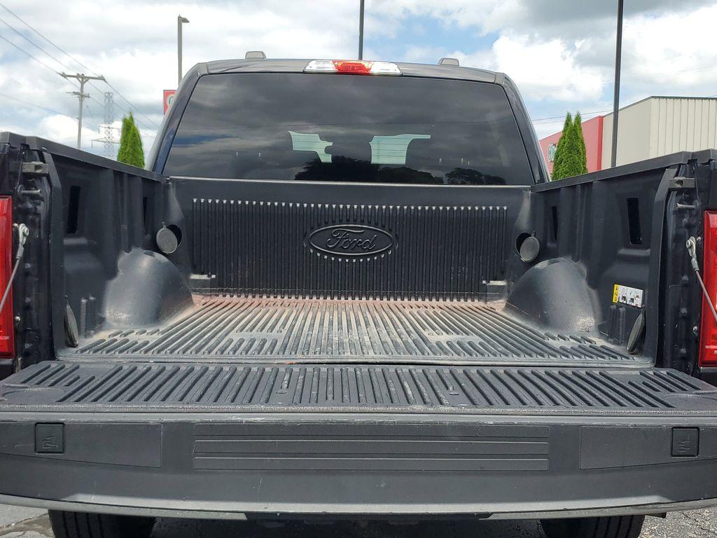 2021 Agate Black Metallic /Black/Medium Dark Slate Ford F-150 King-Ranch SuperCrew 5.5-ft. 2WD (1FTEW1EB3MK) with an 3.3L V6 DOHC 24V engine, 6A transmission, located at 6064 Gull Rd, Kalamazoo, MI, 49048, (269) 222-0088, 42.328388, -85.512924 - Experience the perfect blend of power and sophistication with this pre-owned 2021 Ford F-150 XLT, an exceptional choice for those seeking reliability and performance. This robust pickup is equipped with a 3.3L V6 engine and 4WD, ensuring superior handling and versatility whether navigating city stre - Photo#6