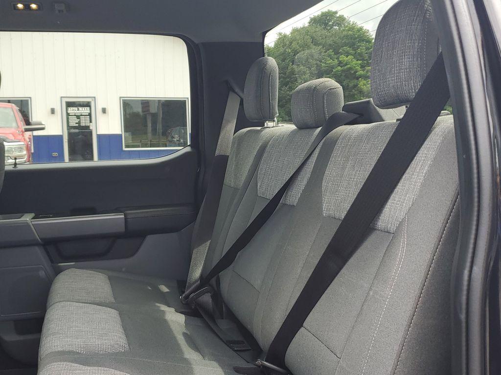 2021 Agate Black Metallic /Black/Medium Dark Slate Ford F-150 King-Ranch SuperCrew 5.5-ft. 2WD (1FTEW1EB3MK) with an 3.3L V6 DOHC 24V engine, 6A transmission, located at 6064 Gull Rd, Kalamazoo, MI, 49048, (269) 222-0088, 42.328388, -85.512924 - Experience the perfect blend of power and sophistication with this pre-owned 2021 Ford F-150 XLT, an exceptional choice for those seeking reliability and performance. This robust pickup is equipped with a 3.3L V6 engine and 4WD, ensuring superior handling and versatility whether navigating city stre - Photo#7