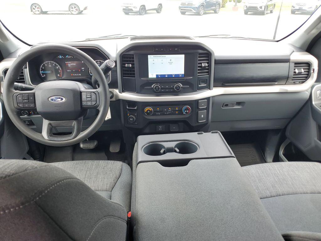 2021 Agate Black Metallic /Black/Medium Dark Slate Ford F-150 King-Ranch SuperCrew 5.5-ft. 2WD (1FTEW1EB3MK) with an 3.3L V6 DOHC 24V engine, 6A transmission, located at 6064 Gull Rd, Kalamazoo, MI, 49048, (269) 222-0088, 42.328388, -85.512924 - Experience the perfect blend of power and sophistication with this pre-owned 2021 Ford F-150 XLT, an exceptional choice for those seeking reliability and performance. This robust pickup is equipped with a 3.3L V6 engine and 4WD, ensuring superior handling and versatility whether navigating city stre - Photo#8