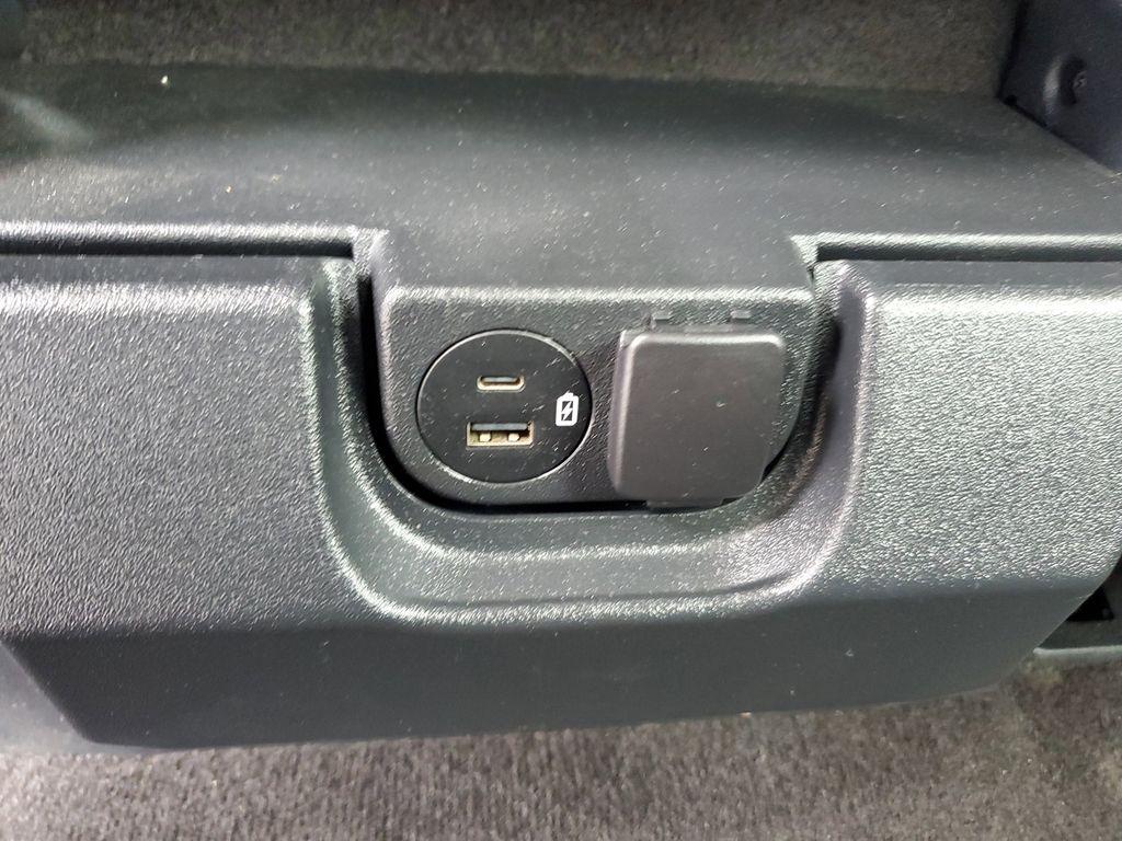 2021 Agate Black Metallic /Black/Medium Dark Slate Ford F-150 King-Ranch SuperCrew 5.5-ft. 2WD (1FTEW1EB3MK) with an 3.3L V6 DOHC 24V engine, 6A transmission, located at 6064 Gull Rd, Kalamazoo, MI, 49048, (269) 222-0088, 42.328388, -85.512924 - Experience the perfect blend of power and sophistication with this pre-owned 2021 Ford F-150 XLT, an exceptional choice for those seeking reliability and performance. This robust pickup is equipped with a 3.3L V6 engine and 4WD, ensuring superior handling and versatility whether navigating city stre - Photo#9