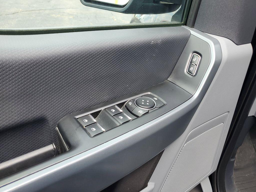 2021 Agate Black Metallic /Black/Medium Dark Slate Ford F-150 King-Ranch SuperCrew 5.5-ft. 2WD (1FTEW1EB3MK) with an 3.3L V6 DOHC 24V engine, 6A transmission, located at 6064 Gull Rd, Kalamazoo, MI, 49048, (269) 222-0088, 42.328388, -85.512924 - Experience the perfect blend of power and sophistication with this pre-owned 2021 Ford F-150 XLT, an exceptional choice for those seeking reliability and performance. This robust pickup is equipped with a 3.3L V6 engine and 4WD, ensuring superior handling and versatility whether navigating city stre - Photo#11
