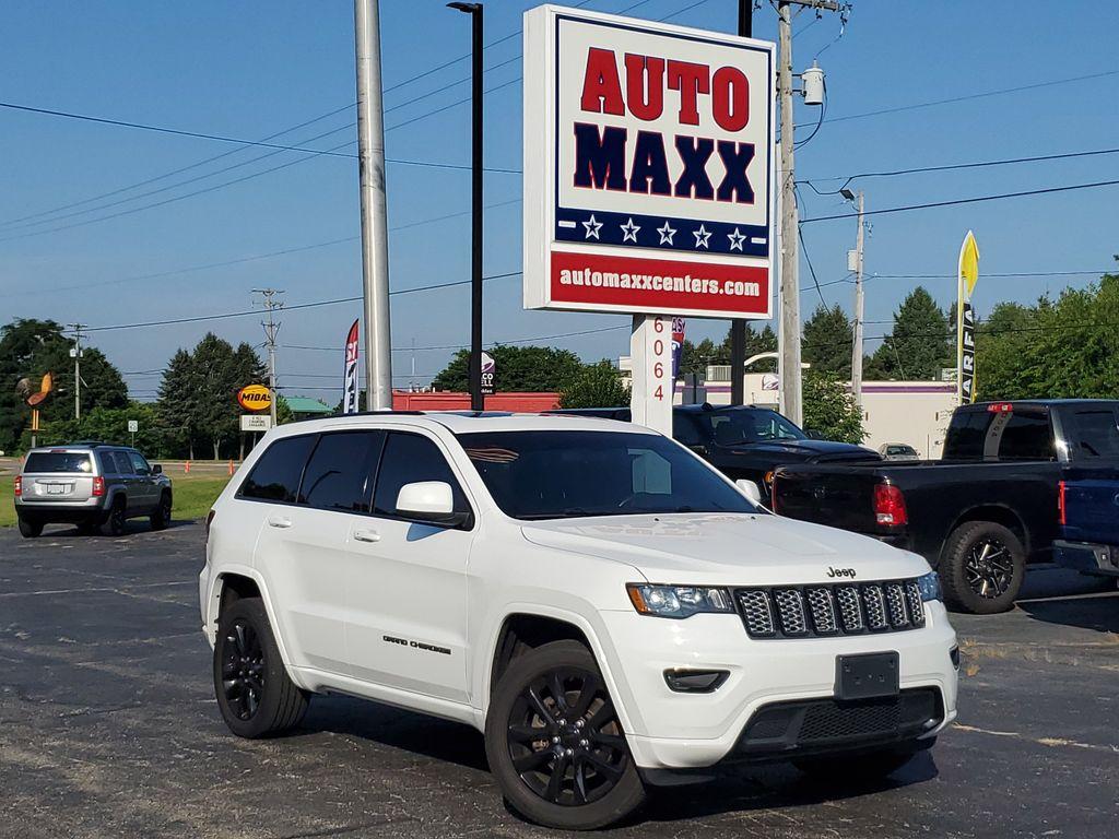 photo of 2021 Jeep Grand Cherokee Laredo E 4WD