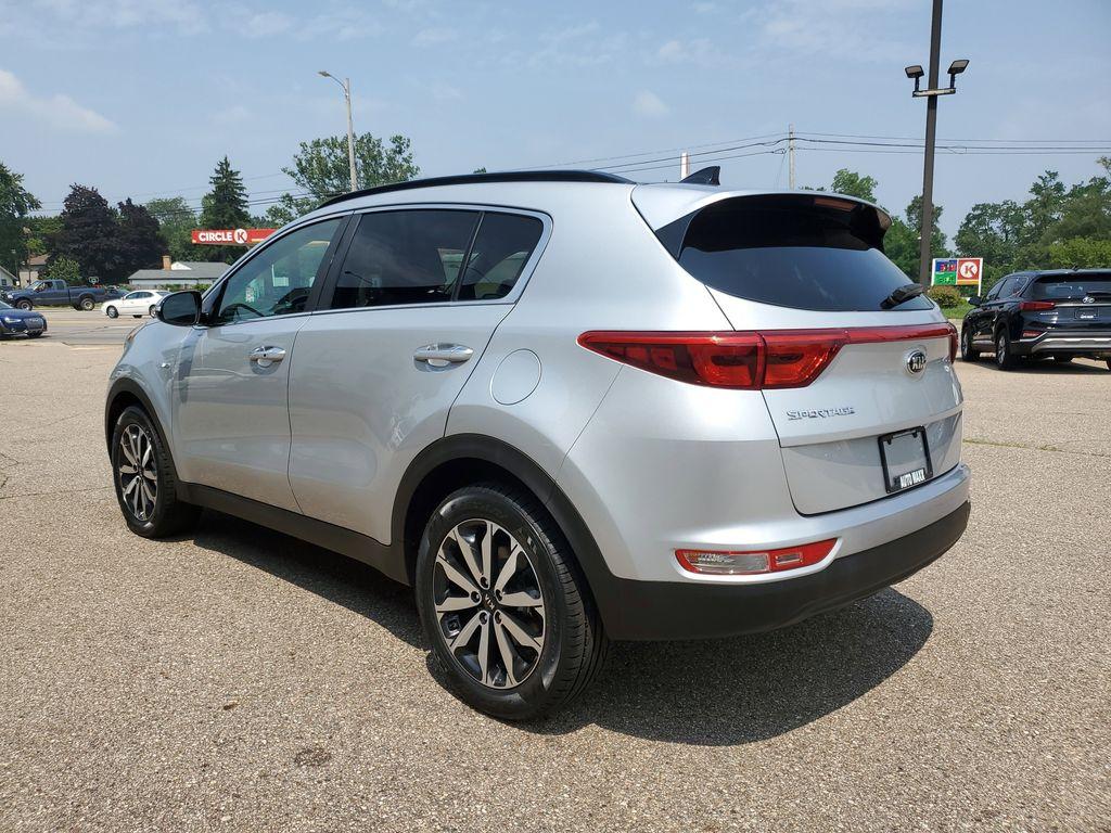 2018 Sparkling Silver /Black Kia Sportage EX AWD (KNDPNCAC2J7) with an 2.4L V6 DOHC 24V engine, 6A transmission, located at 234 Columbia Ave, Battle Creek, MI, 49015, (269) 222-0088, 42.298264, -85.192543 - <b>Vehicle Details</b><br>Discover the perfect blend of style, performance, and technology with this exceptional 2018 Kia Sportage EX AWD! Designed to elevate your driving experience, this SUV is ready to conquer any terrain with confidence and flair. Its robust 2.4L 4-cylinder engine provides a thr - Photo#2