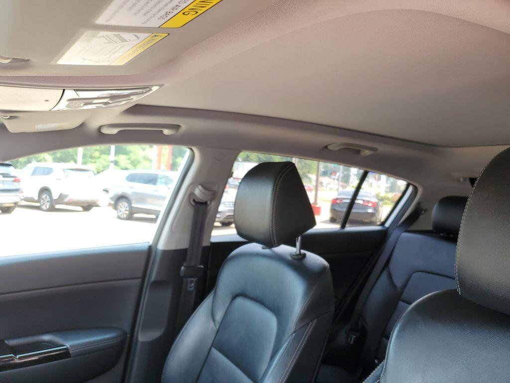 2018 Sparkling Silver /Black Kia Sportage EX AWD (KNDPNCAC2J7) with an 2.4L V6 DOHC 24V engine, 6A transmission, located at 234 Columbia Ave, Battle Creek, MI, 49015, (269) 222-0088, 42.298264, -85.192543 - <b>Vehicle Details</b><br>Discover the perfect blend of style, performance, and technology with this exceptional 2018 Kia Sportage EX AWD! Designed to elevate your driving experience, this SUV is ready to conquer any terrain with confidence and flair. Its robust 2.4L 4-cylinder engine provides a thr - Photo#9